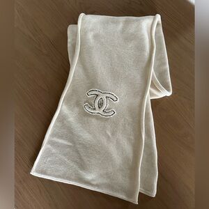 Chanel cc logo ivory scarf
